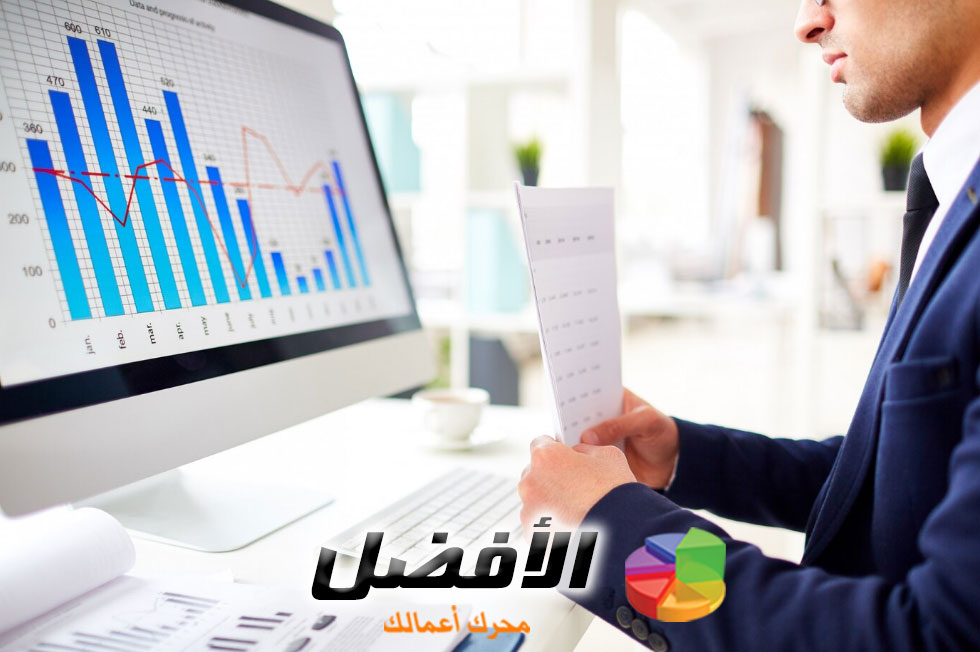 تقوم التقارير المالية الشهرية بتلخيص البيانات المالية المهمة مثل الإيرادات والمصروفات والأرباح والخسائر.
